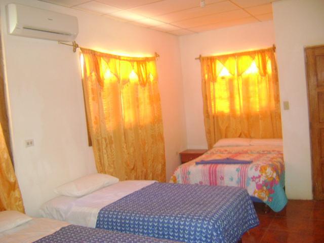 Las Gardenias Hotel Puerto Villamil Exterior photo