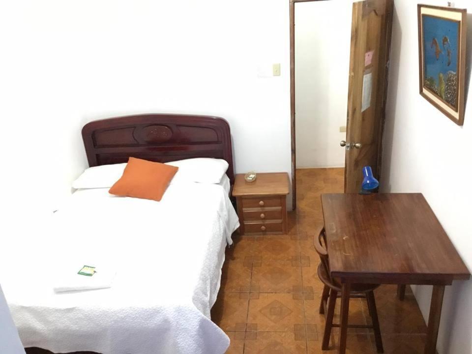 Las Gardenias Hotel Puerto Villamil Exterior photo